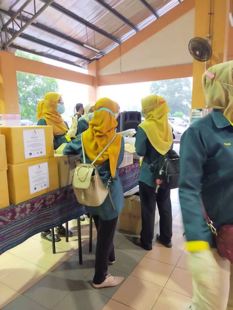 HAND SANITIZER & FACE MASK DISTRIBUTION